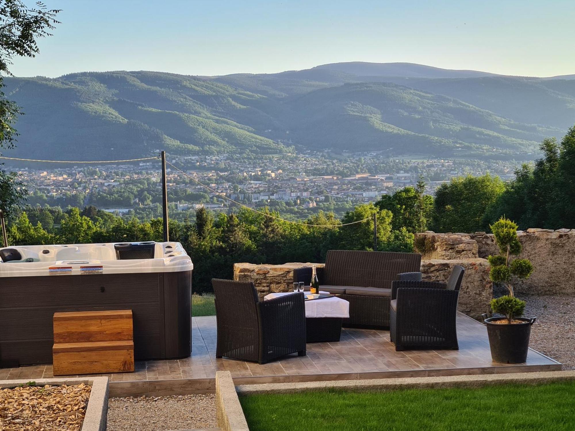 Gite Confortable Avec Spa Prive Et Confort Moderne Pont-de-Larn Экстерьер фото